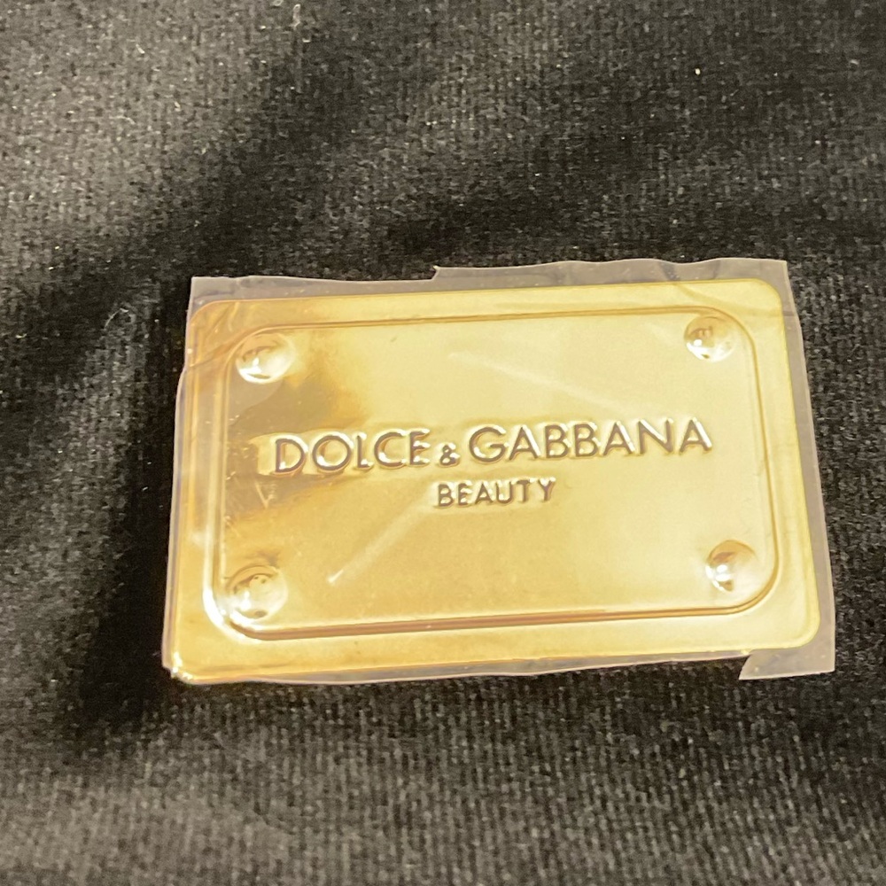 NIP Dolce & Gabbana Black Velvet Cosmetic Pouch - Picture 5 of 7